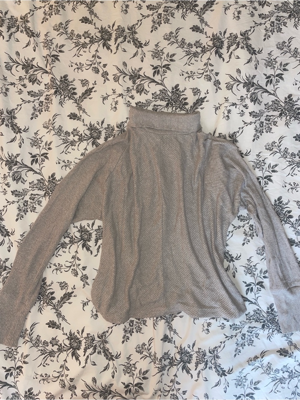 Express Ribbed Turtleneck Sweater - Light Taupe